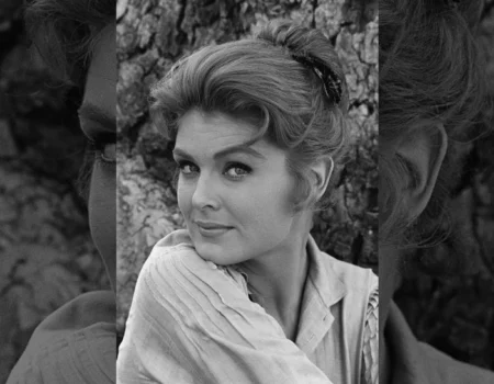 Patricia Blair black and white portrait photo, classic TV actress known for Daniel Boone